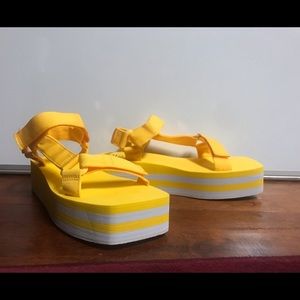 Yellow and white striped bottom BEACH SANDAL🤩